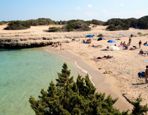Torre Pozzella a Ostuni: 5 motivi per amare queste calette selvagge